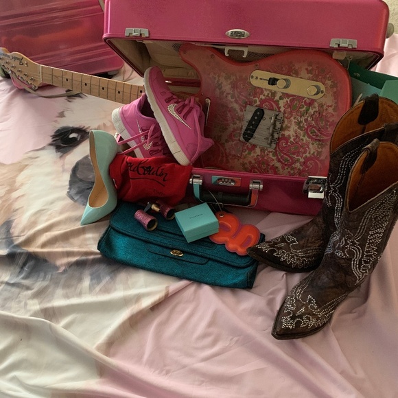 Meet your Posher, Gina - Picture 2 of 4